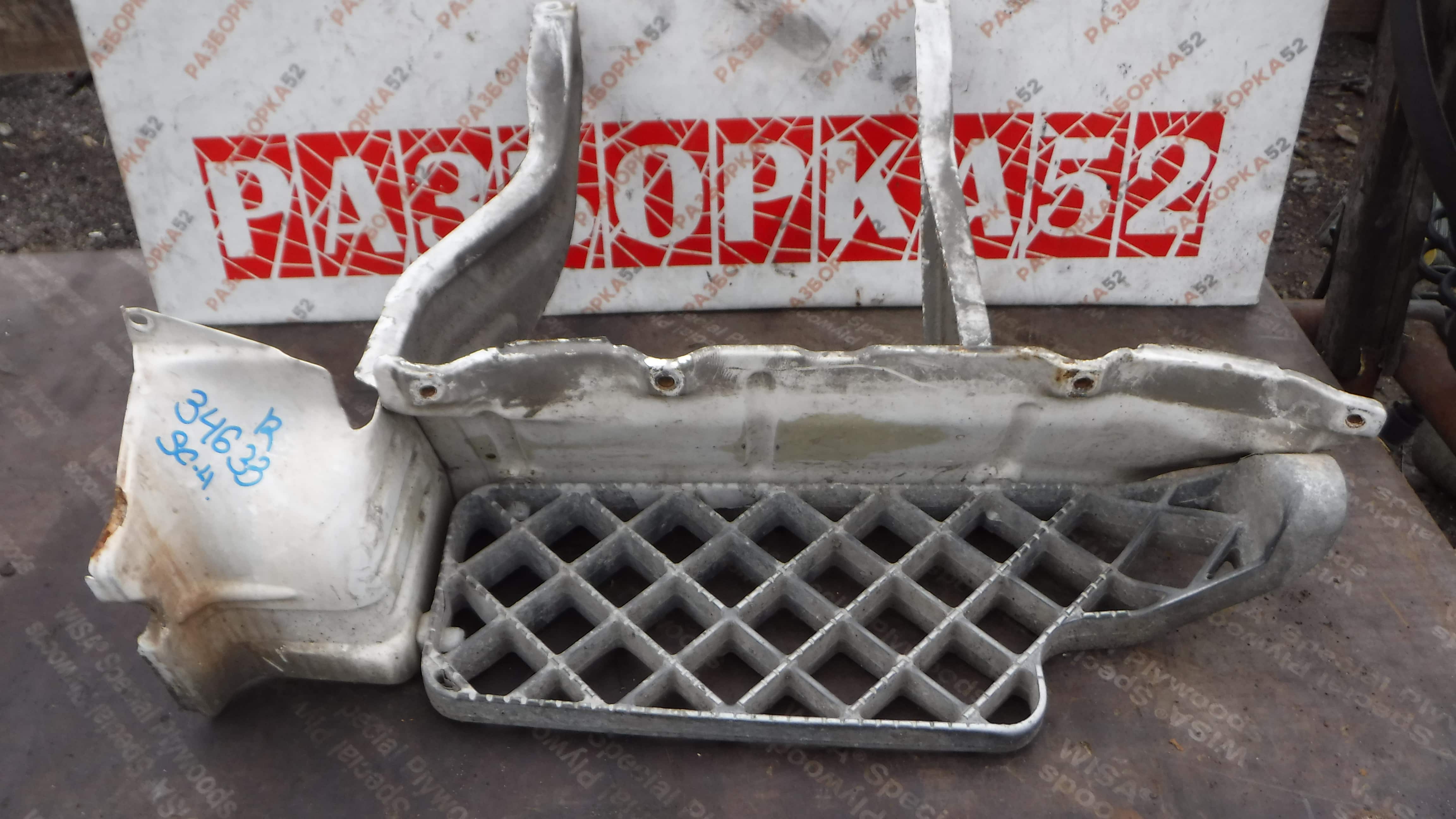 Подножка левая Скания Scania R124 DSC12 1999 1515195